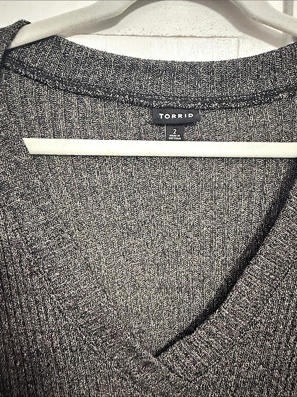 Torrid Ribbed V-Neck Top Gray Size 2 - Picture 2 of 3